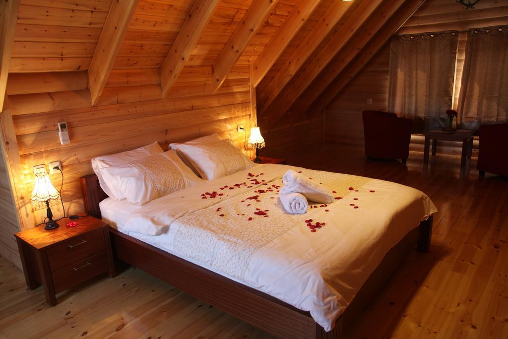 Lodge Be-taam Ahava